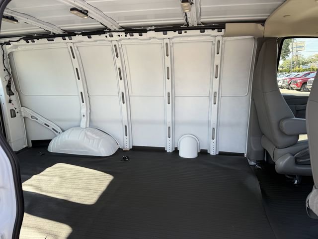 New 2025 Chevrolet Express 2500 Work Van w/ Driver Convenience Package image 16