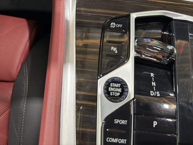 Certified 2024 BMW X6 xDrive40i w/ Executive Package image 42