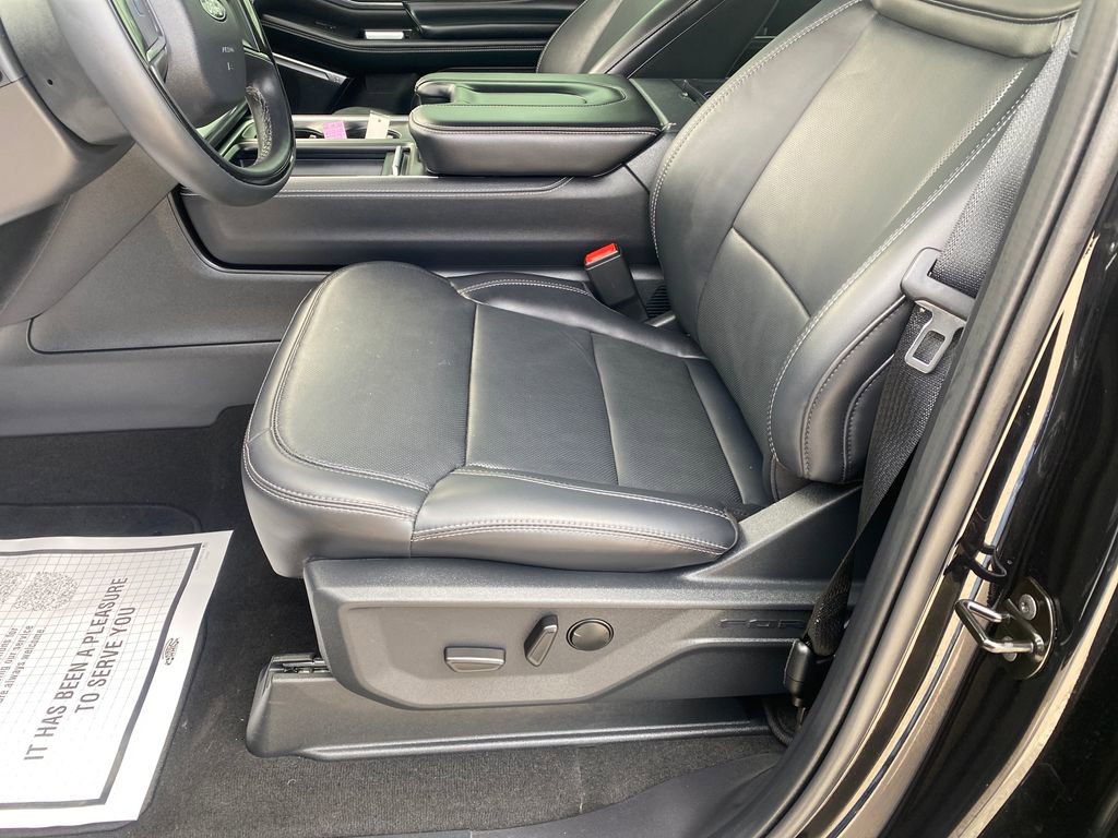 Used 2025 Ford Expedition Platinum w/ Stealth Appearance Package image 14