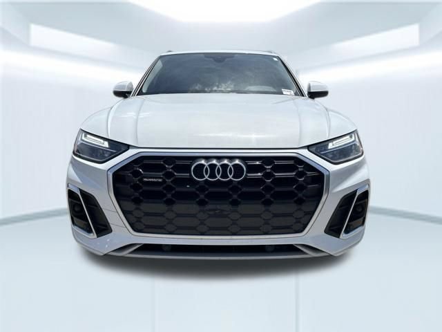 Used 2022 Audi Q5 2.0T Premium AWD/4WD image 2