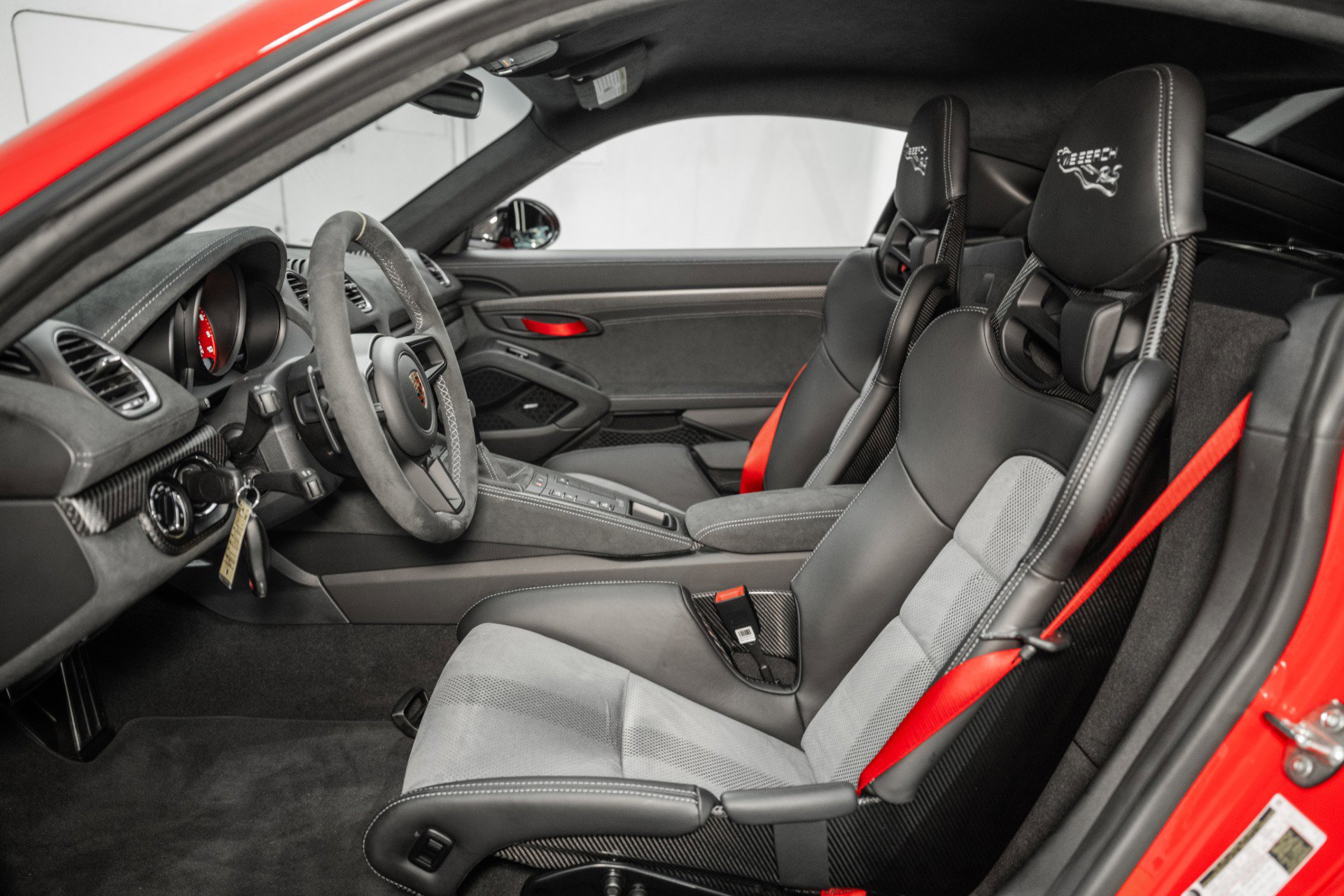 Used 2024 Porsche 718 Cayman GT4 RS image 2