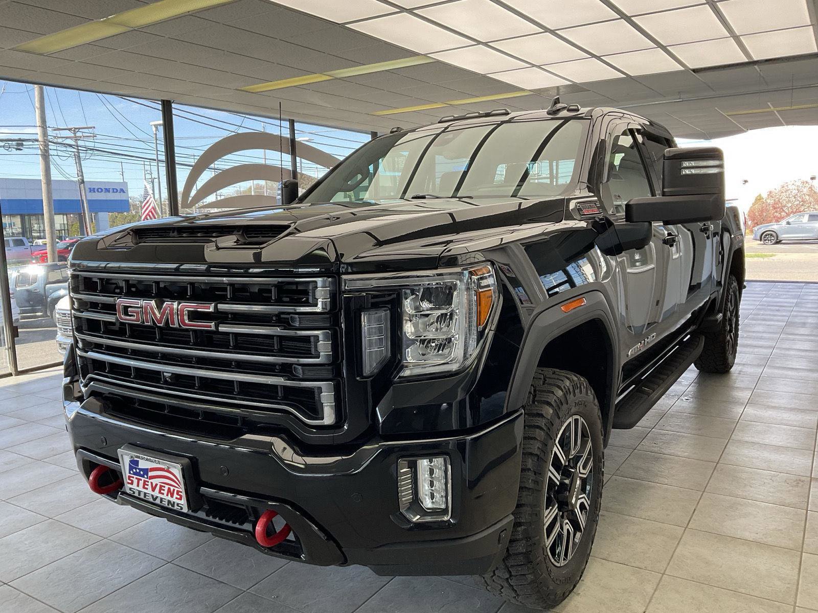 Used 2022 GMC Sierra 3500 AT4 w/ AT4 Premium Plus Package AWD/4WD image 3