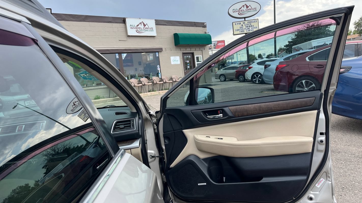 Used 2017 Subaru Outback 2.5i Limited AWD/4WD image 11