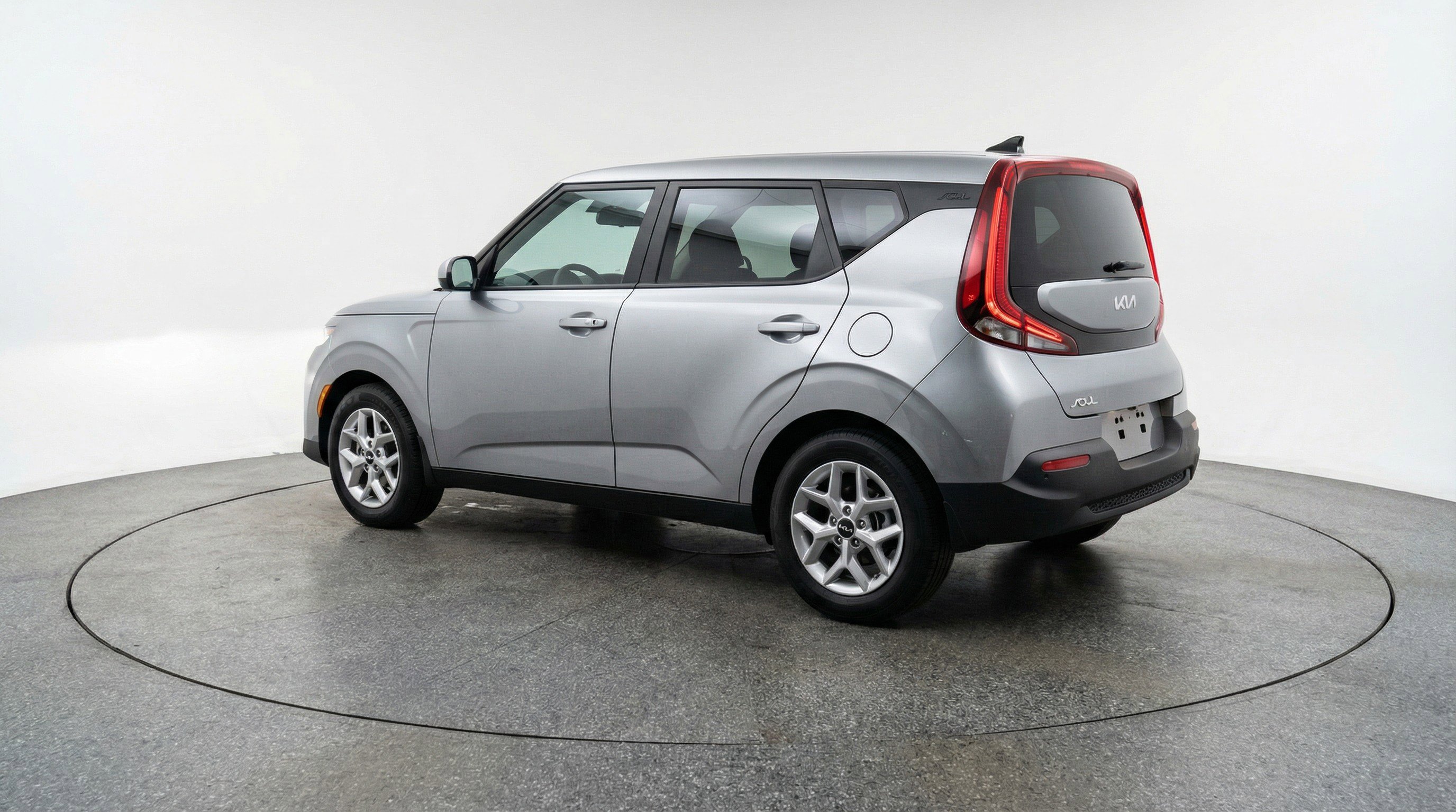 Used 2025 Kia Soul LX w/ LX Technology Package FWD image 6