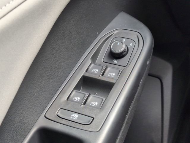 Used 2025 Volkswagen Taos SE w/ Panoramic Sunroof Package image 15