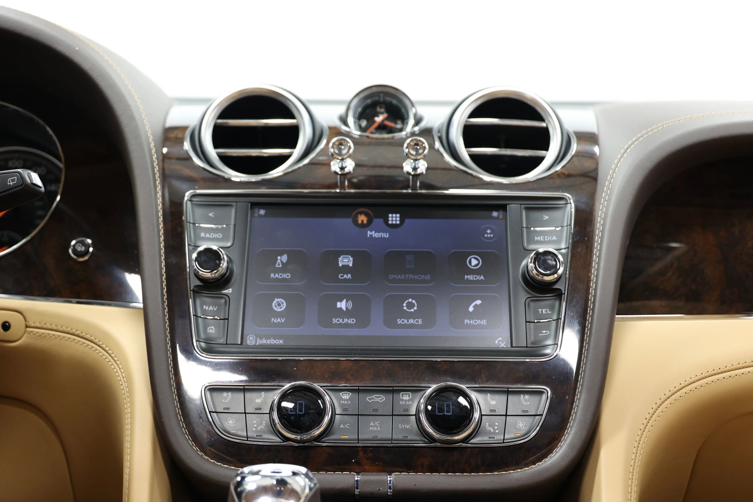 Used 2018 Bentley Bentayga AWD/4WD image 41