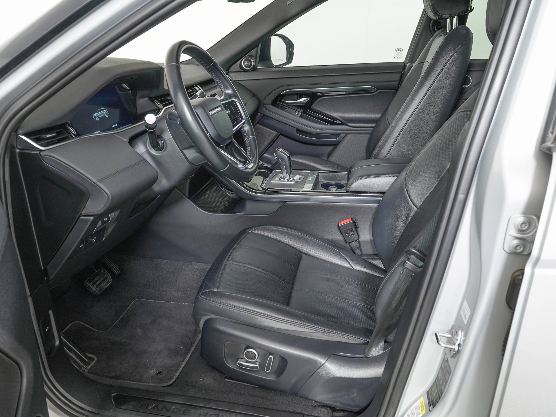 Used 2021 Land Rover Range Rover Evoque SE image 14