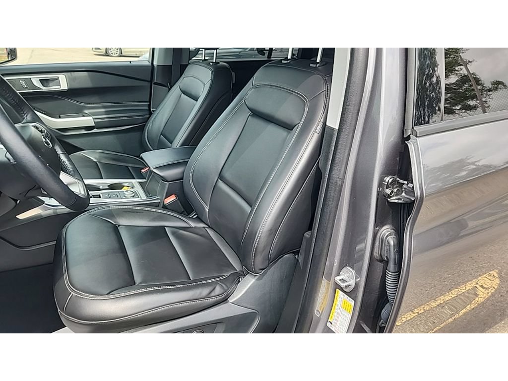 Used 2023 Ford Explorer XLT w/ Equipment Group 202A AWD/4WD image 12