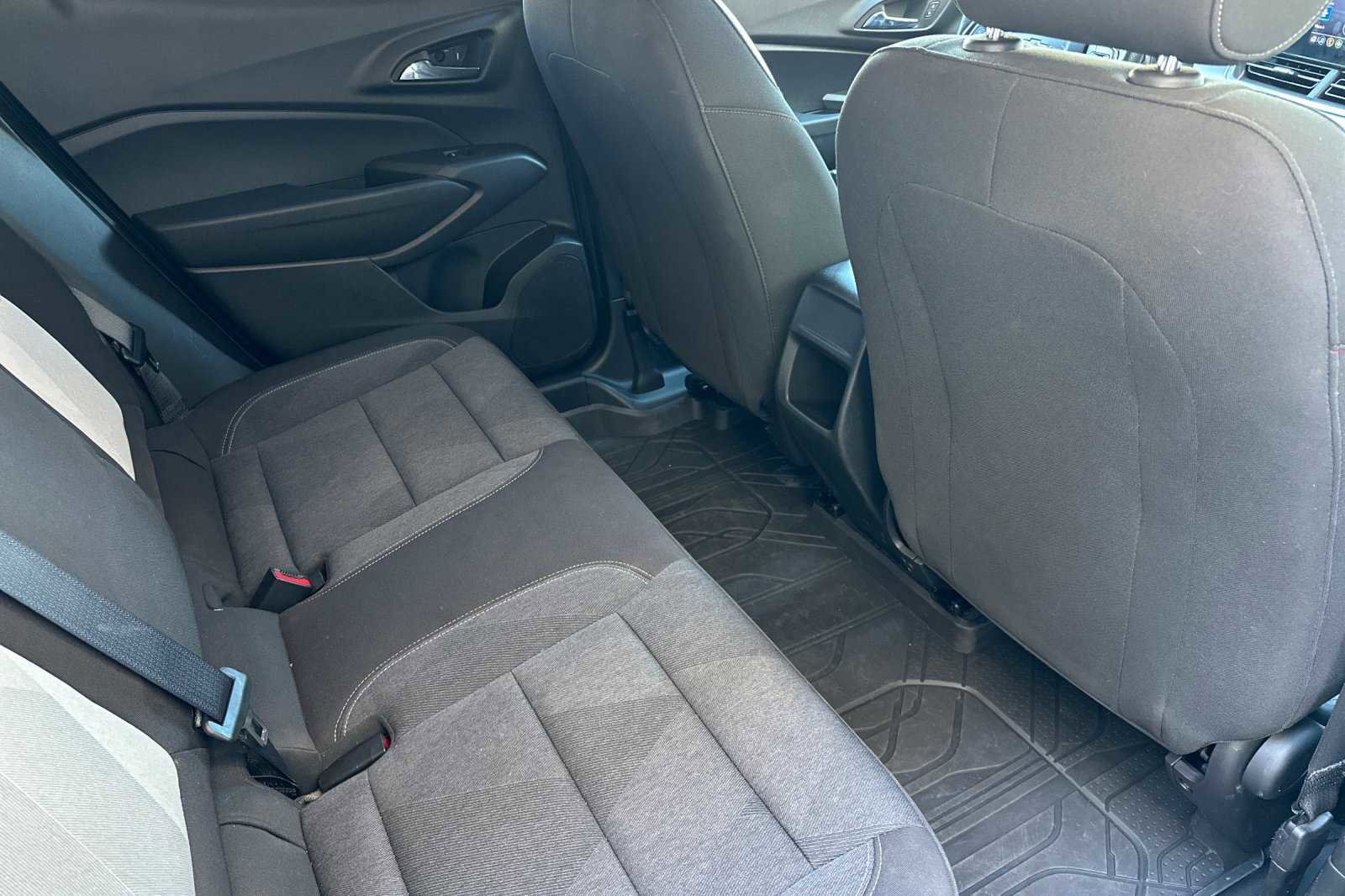 Used 2024 Chevrolet Trax RS w/ Sunroof Package image 18