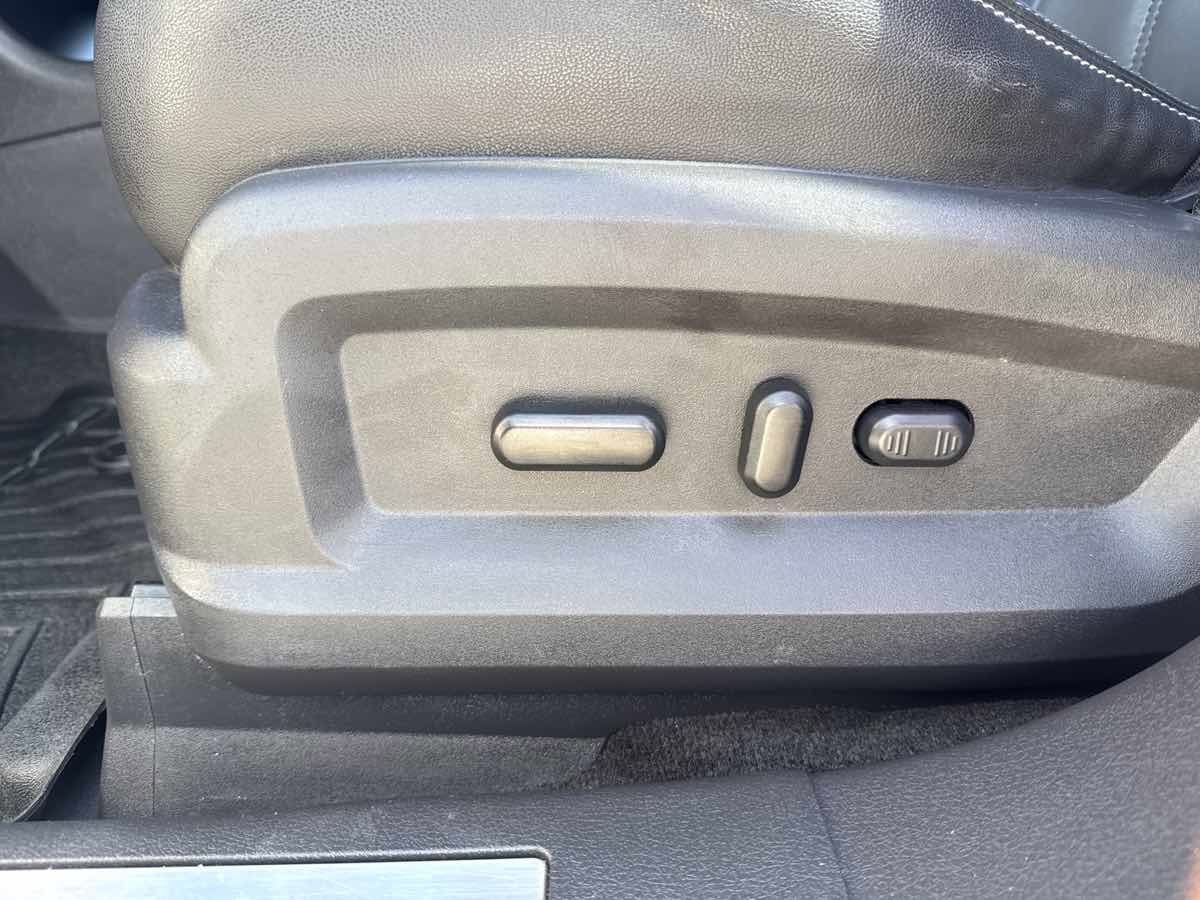 Used 2013 Ford Edge Sport w/ Driver Entry Pkg FWD image 9