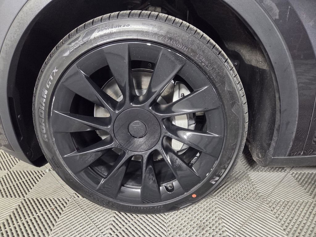 Used 2024 Tesla Model Y Long Range AWD/4WD image 10