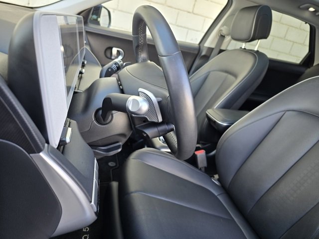 Used 2024 Hyundai Ioniq 5 Limited image 18