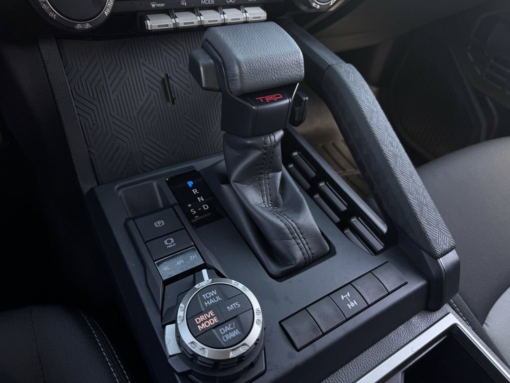Used 2025 Toyota Tacoma TRD Off-Road image 19