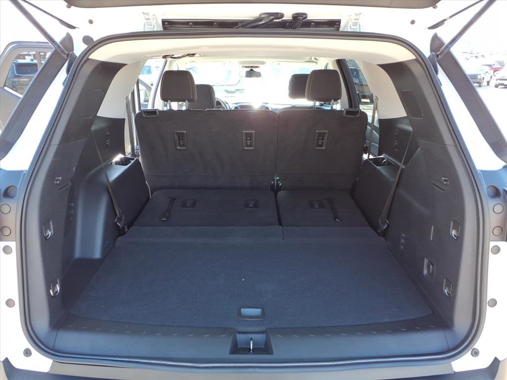 Used 2021 Chevrolet Traverse LS image 13