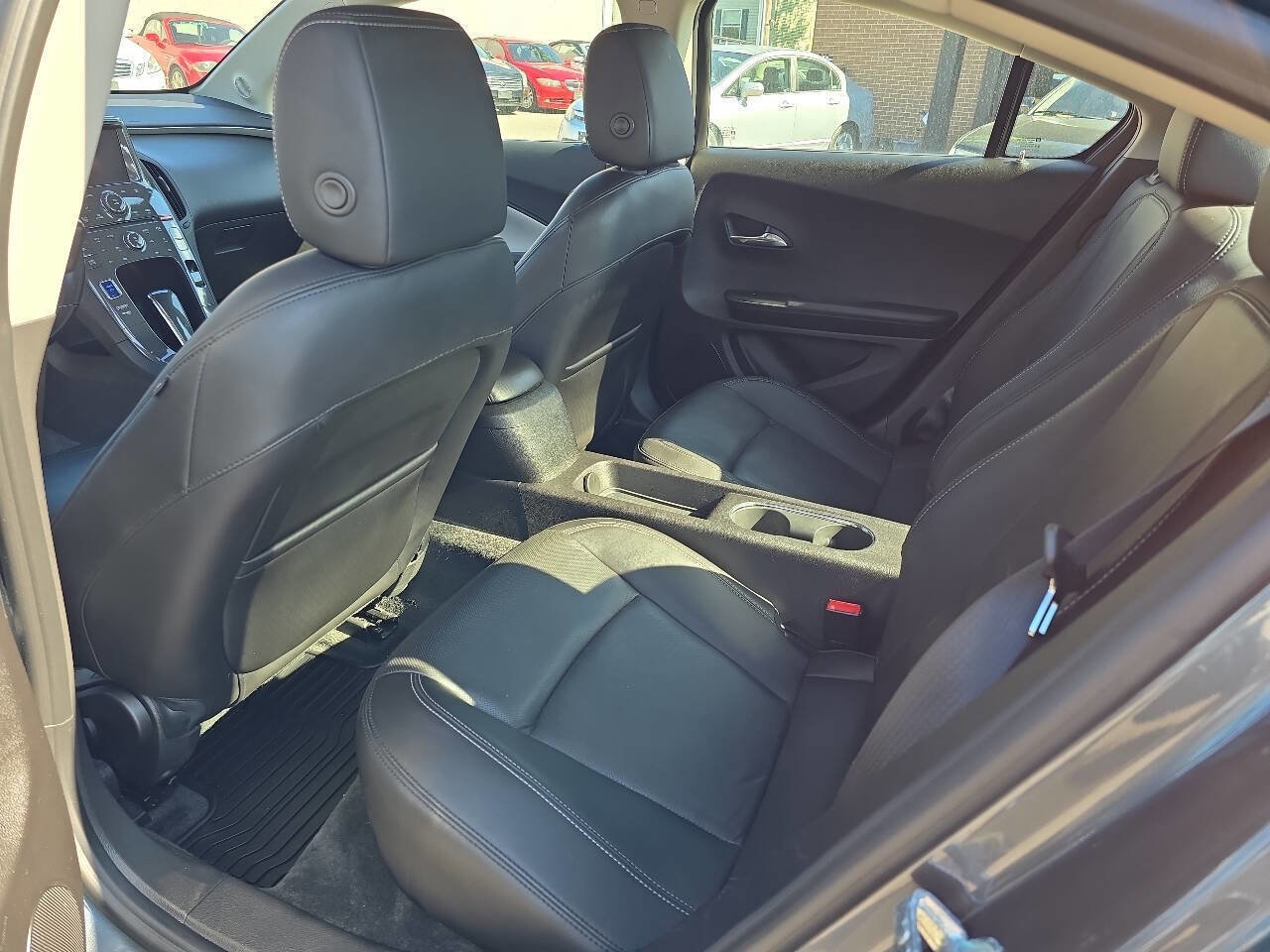 Used 2011 Chevrolet Volt Premium w/ Premium Trim Package FWD image 17