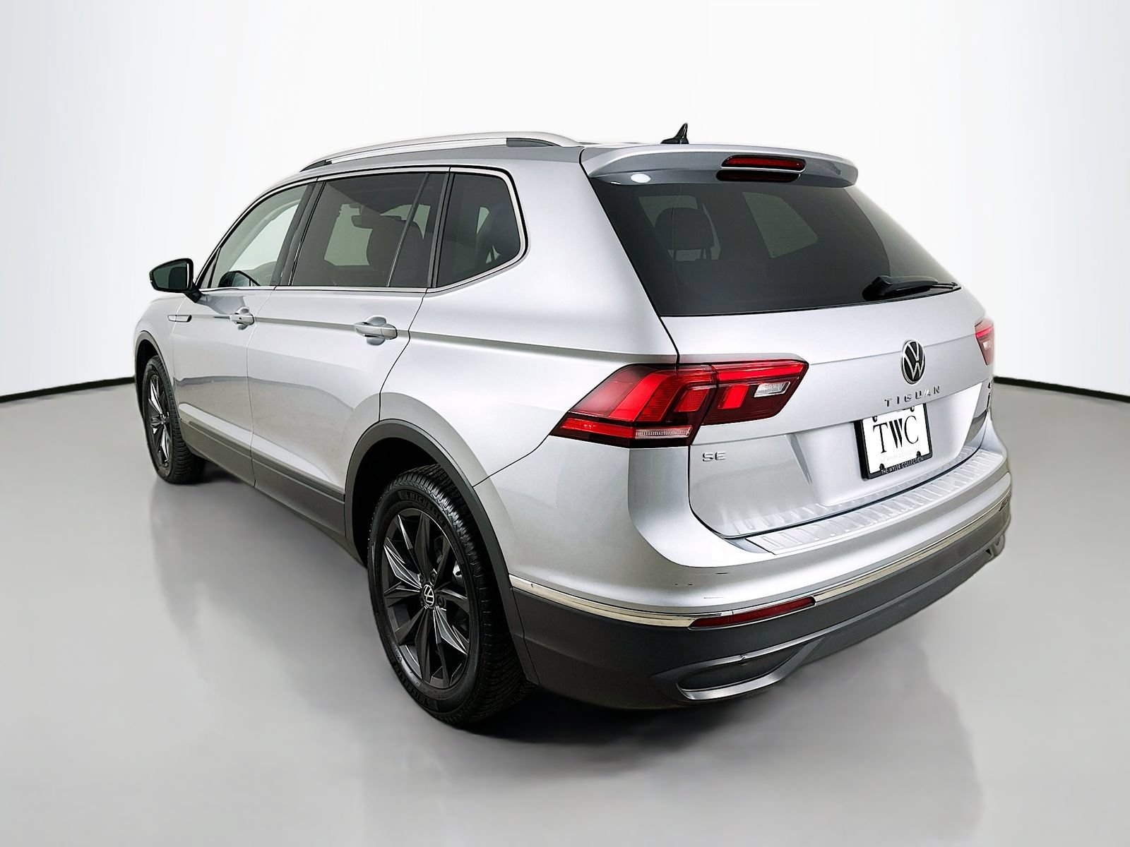 Used 2022 Volkswagen Tiguan SE AWD/4WD image 7