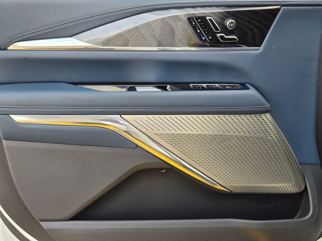 Certified 2025 Cadillac Escalade IQ Luxury 2 w/ LPO, Premium Carpet Package image 24
