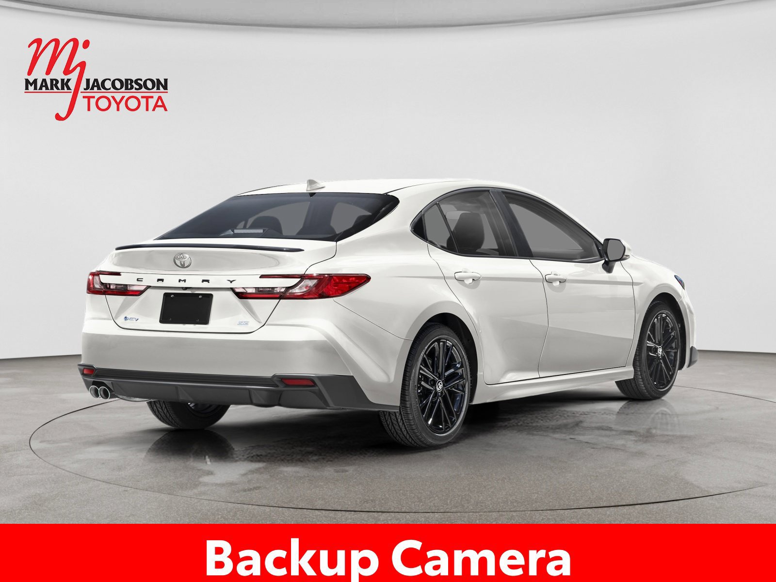 Used 2025 Toyota Camry SE w/ Convenience Package FWD image 3