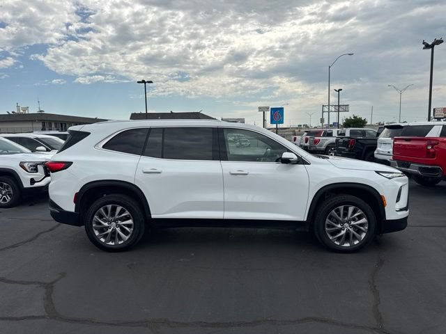 Used 2025 Buick Enclave Preferred AWD/4WD image 2