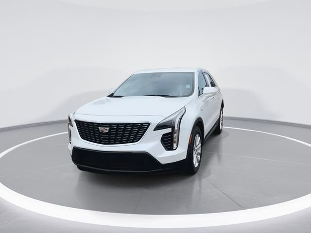 Used 2023 Cadillac XT4 Luxury w/ Cold Weather Package image 4