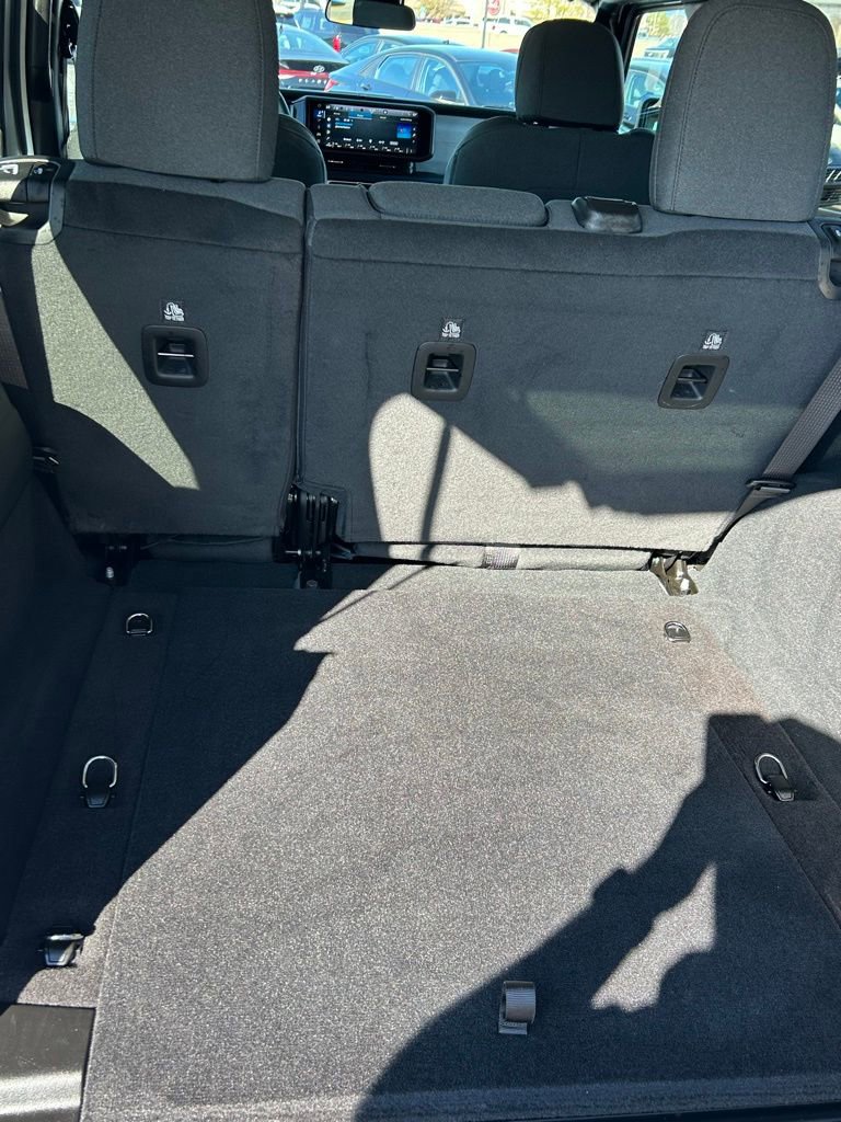 Used 2024 Jeep Wrangler Sahara image 16