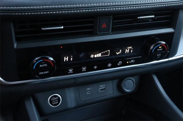 Certified 2023 Nissan Rogue SV image 17