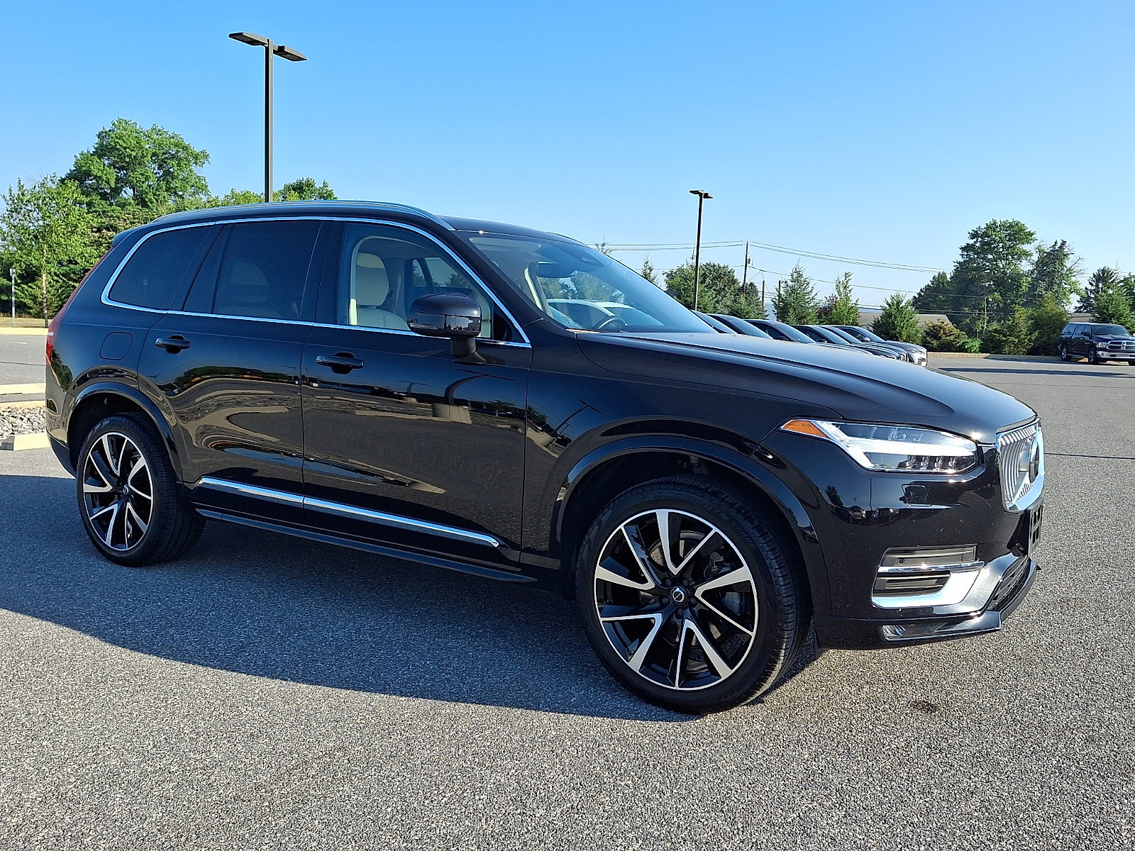 Used 2023 Volvo XC90 B6 Plus w/ Protection Package Premier AWD/4WD image 12