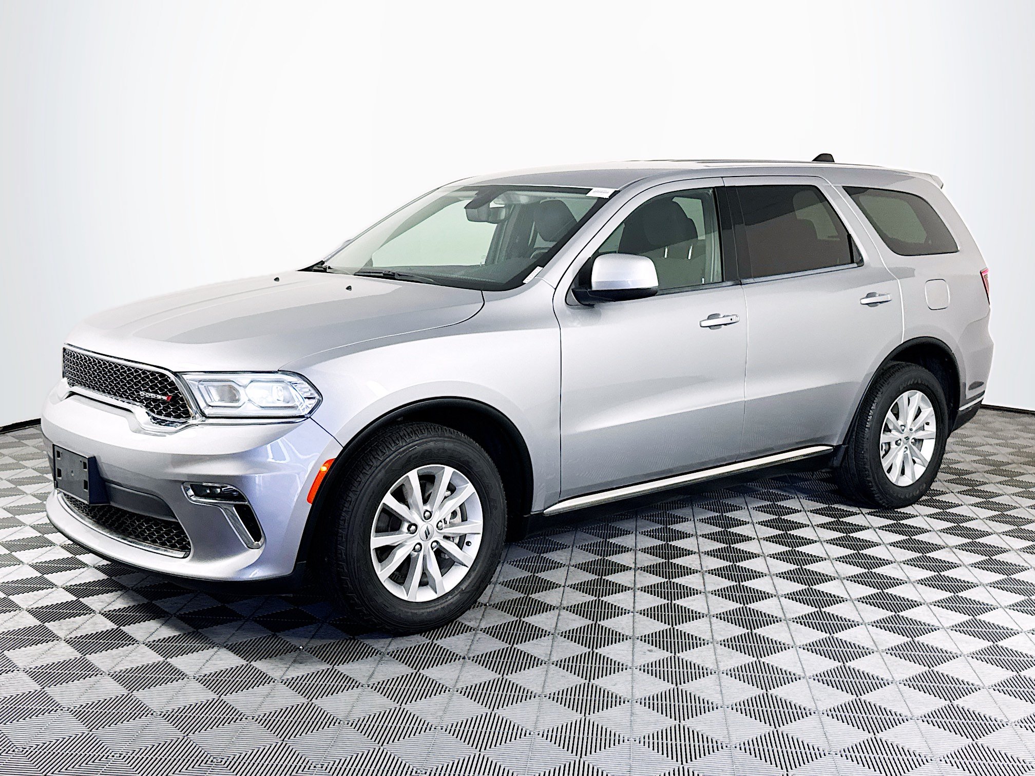 Used 2021 Dodge Durango SXT w/ 3rd Row Seating Group RWD image 4