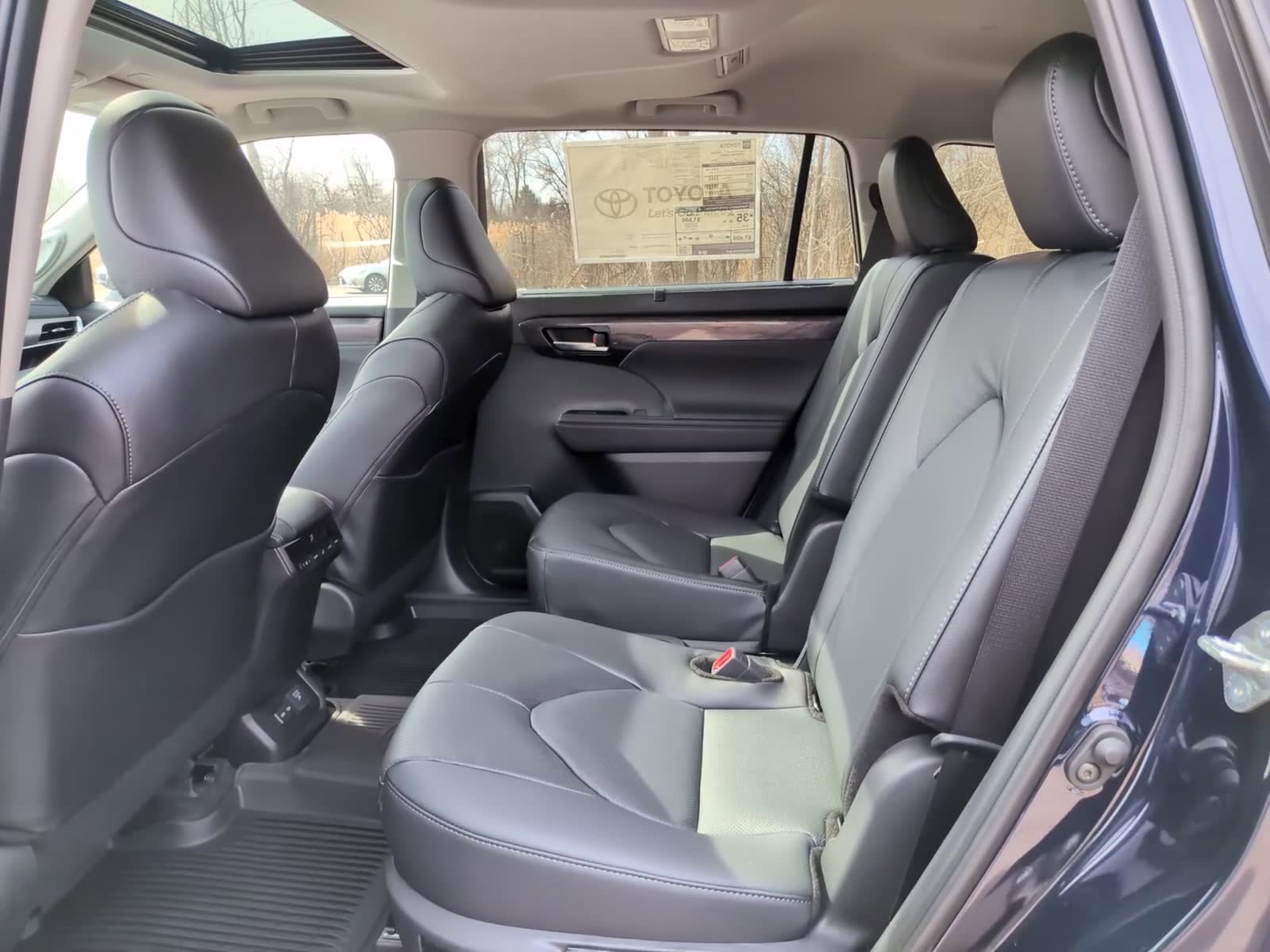 New 2026 Toyota Highlander Limited image 10