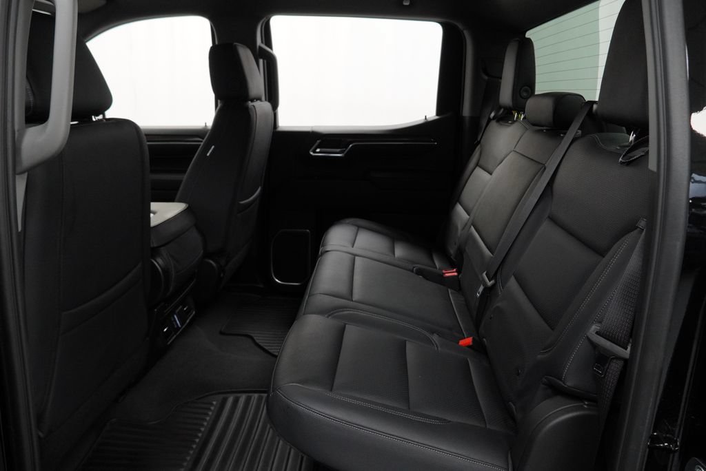 Used 2023 Chevrolet Silverado 1500 LT AWD/4WD image 12