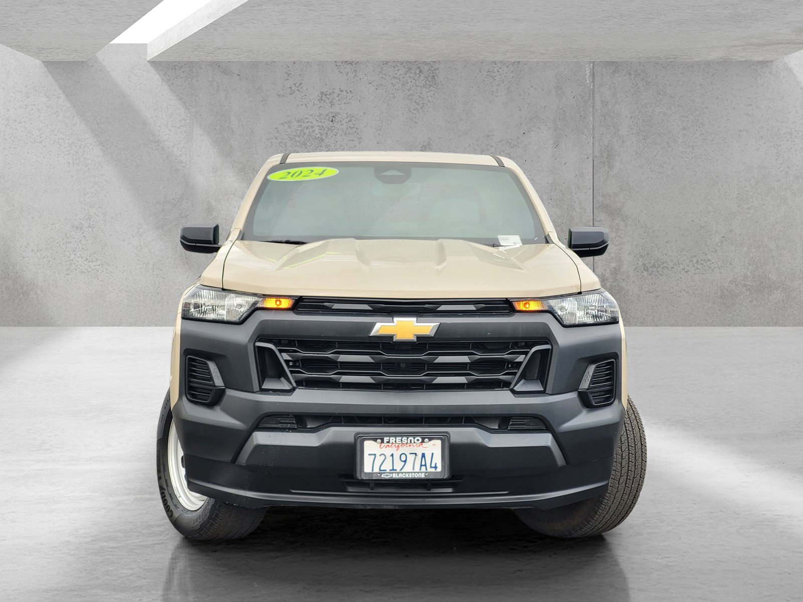 Used 2024 Chevrolet Colorado W/T image 2