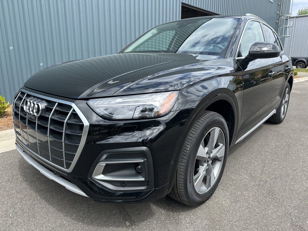 Used 2023 Audi Q5 Prestige w/ Prestige Package image 9
