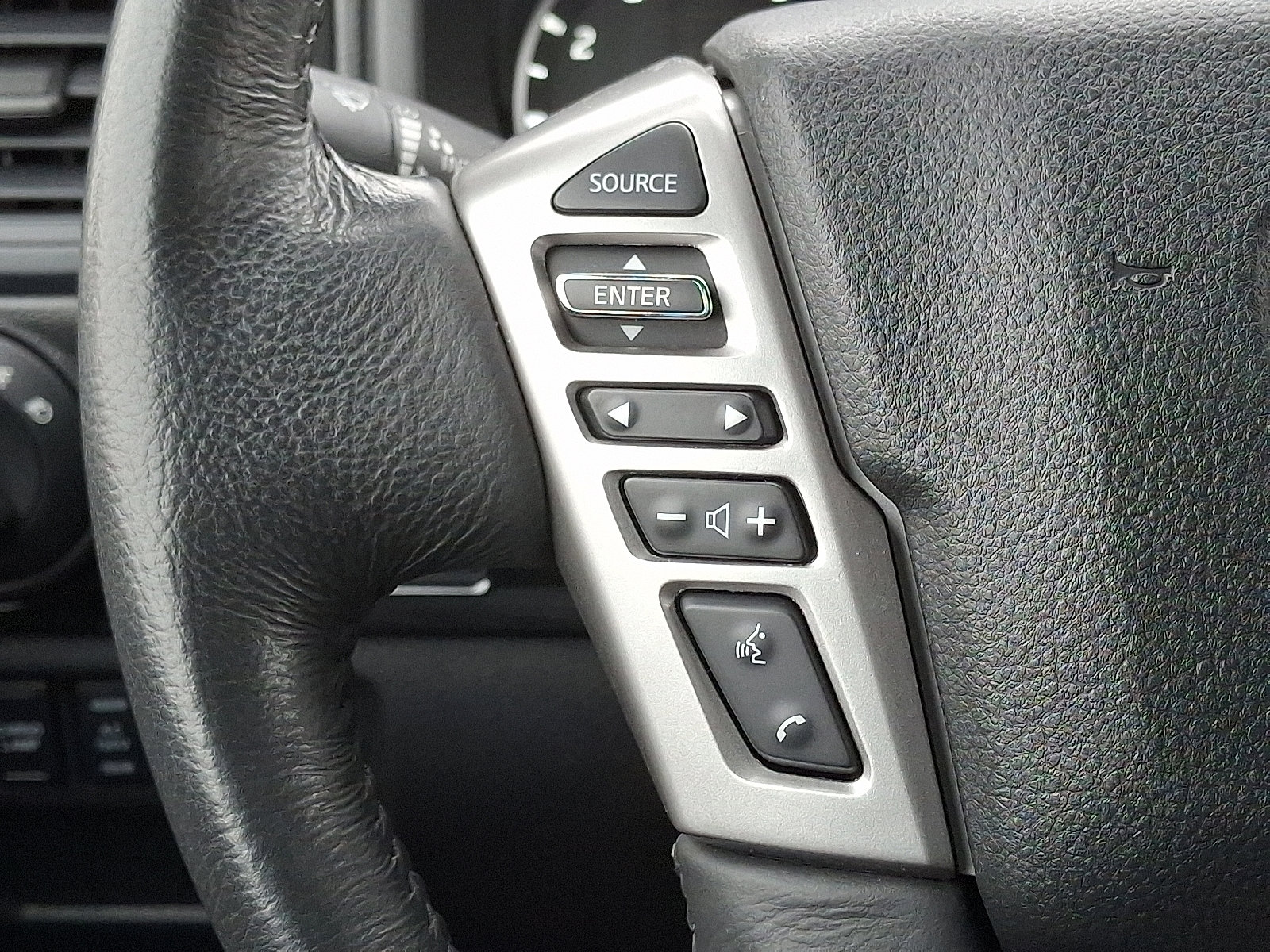 Certified 2024 Nissan Titan SV w/ Accessory Utility Package image 23