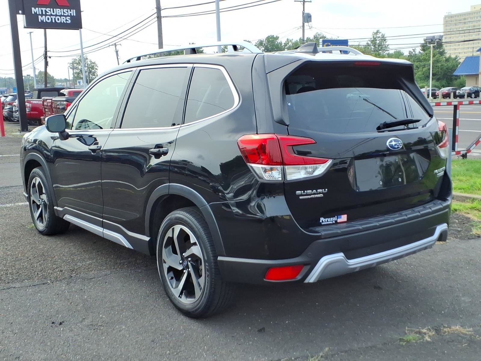 Used 2023 Subaru Forester Limited AWD/4WD image 6