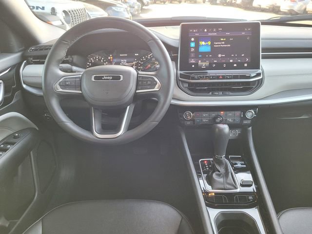 Used 2025 Jeep Compass Limited image 7