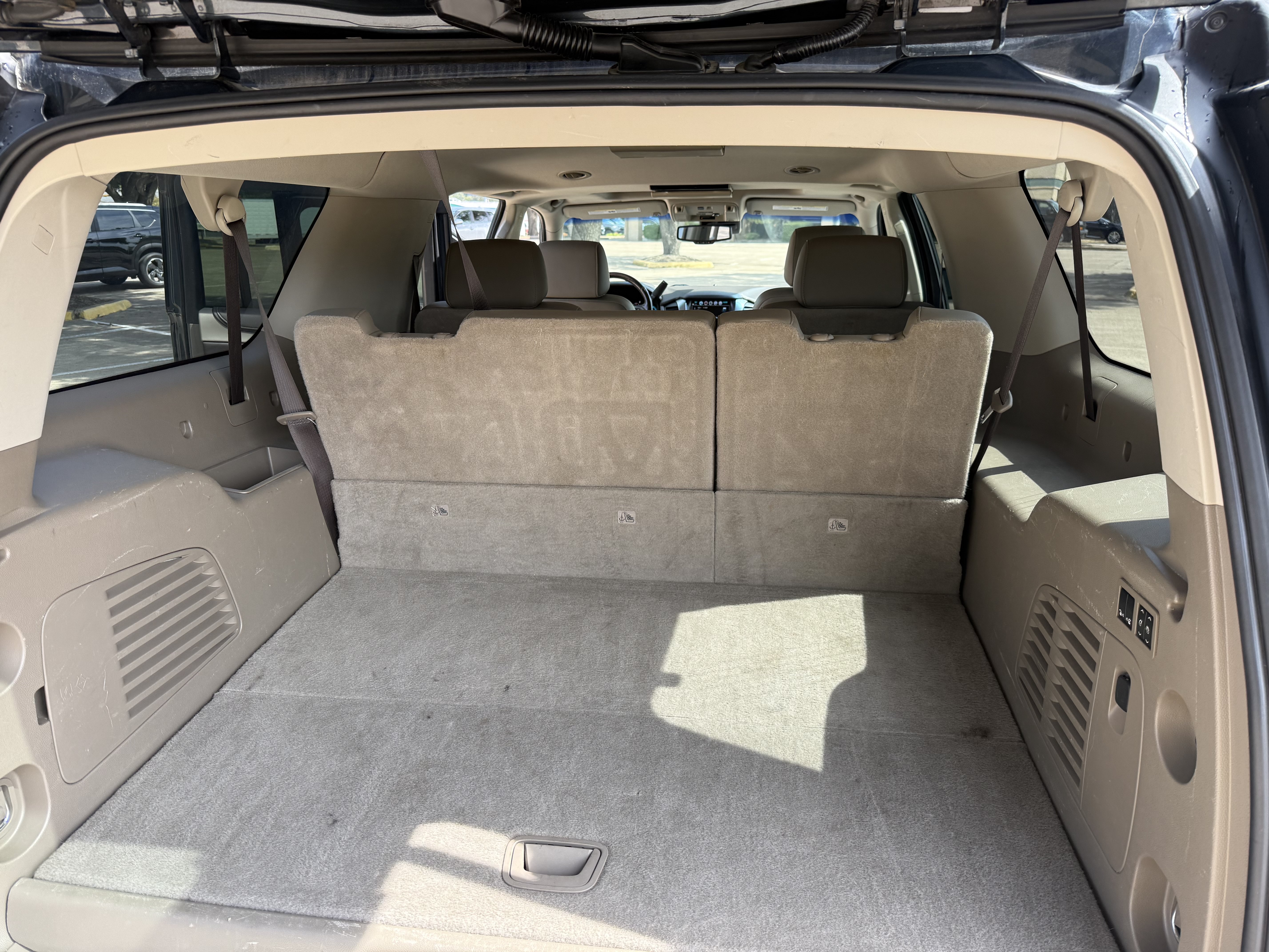 Used 2019 Chevrolet Suburban Premier RWD image 11