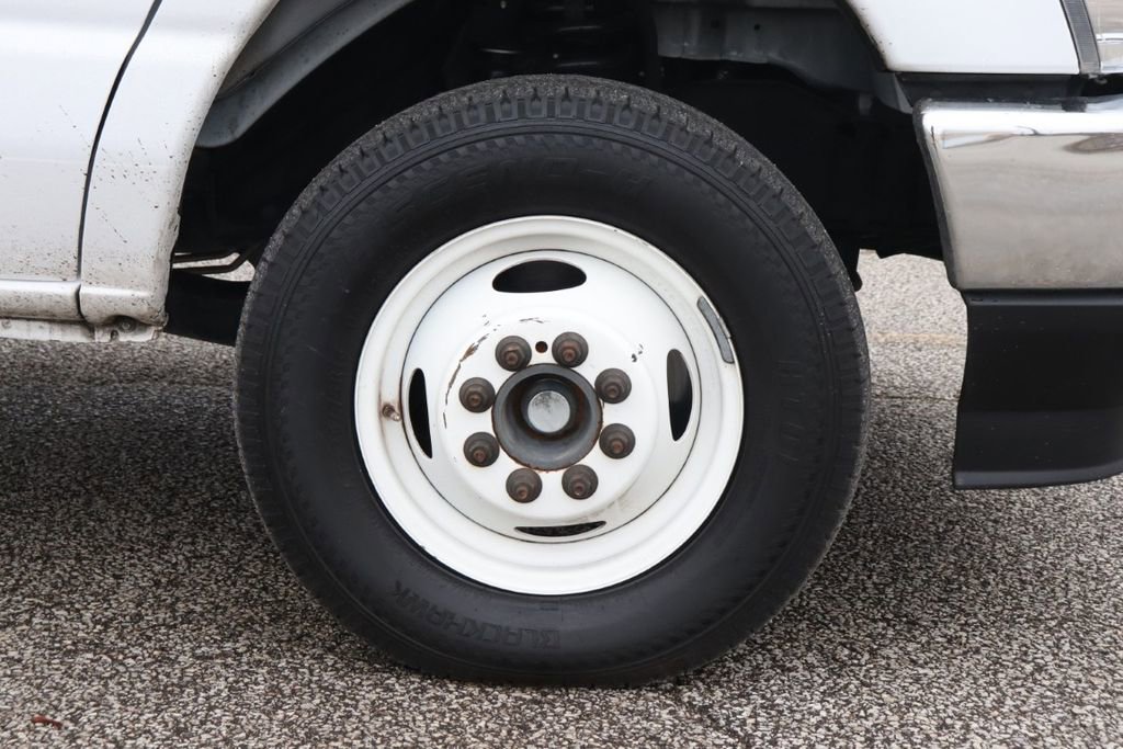 Used 2024 Ford E-450 and Econoline 450 Super Duty w/ Power Windows & Locks Group image 30