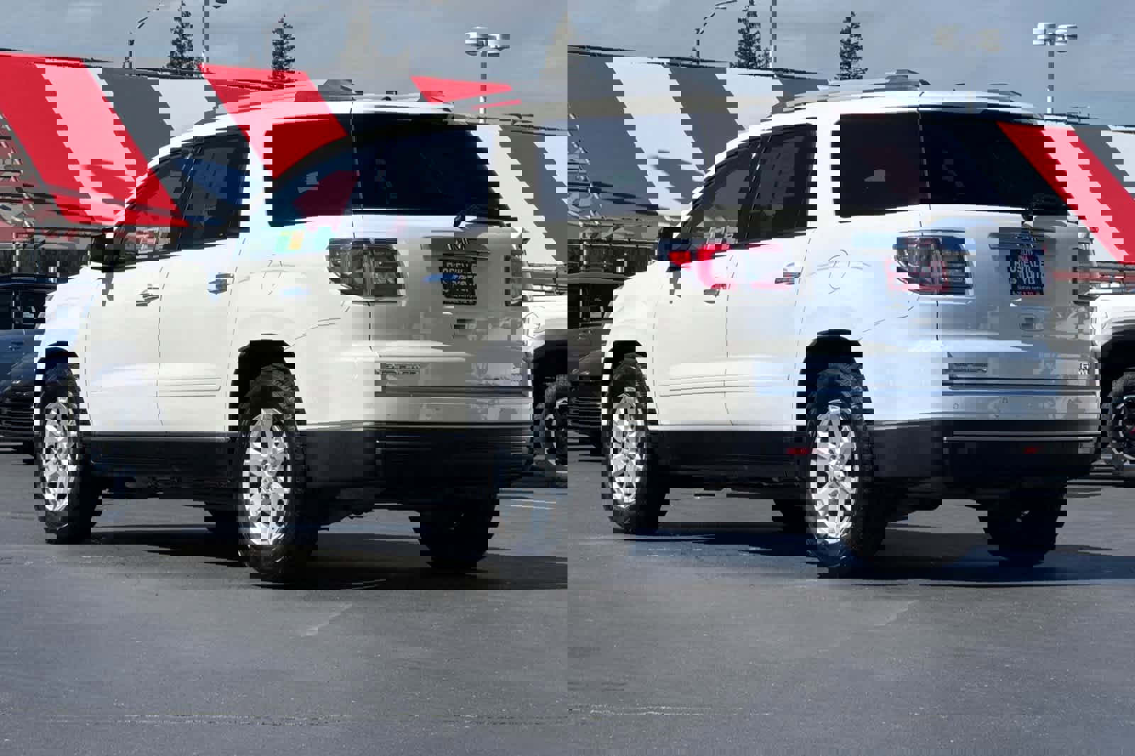 Used 2014 GMC Acadia SLE image 7