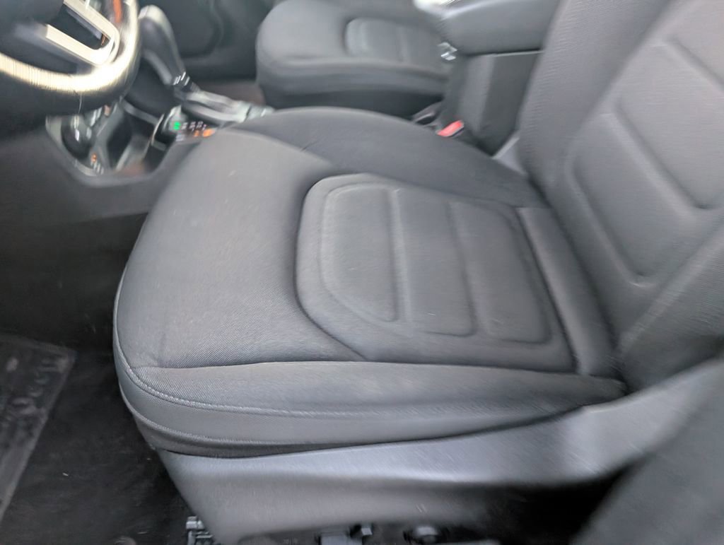 Used 2016 Jeep Renegade Latitude image 23