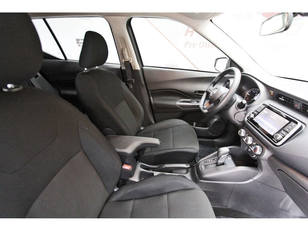 Used 2025 Nissan Kicks Play S FWD image 11