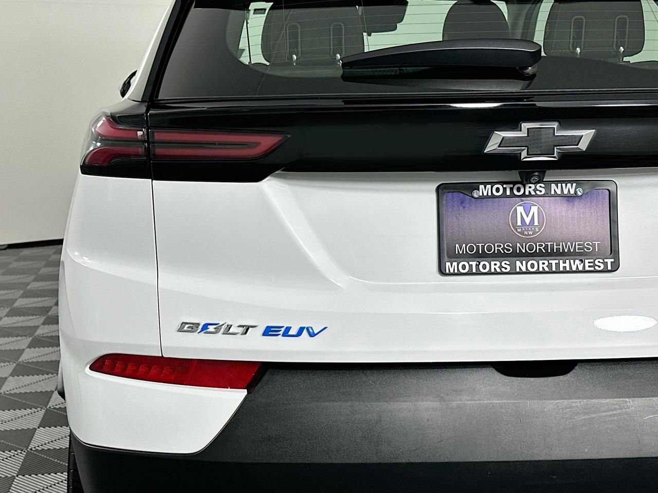 Used 2023 Chevrolet Bolt EUV LT FWD image 22