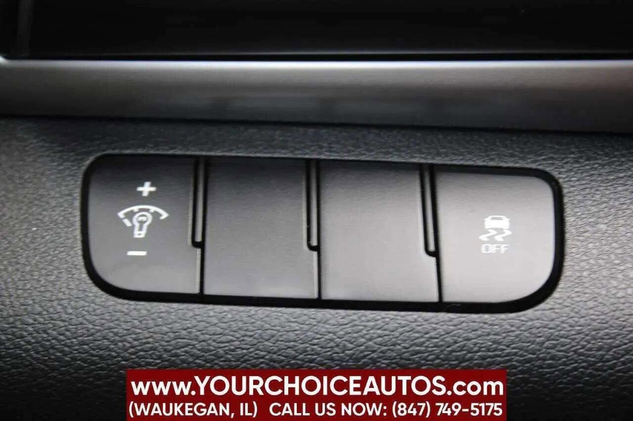 Used 2019 Hyundai Elantra SE w/ Cargo Package FWD image 30