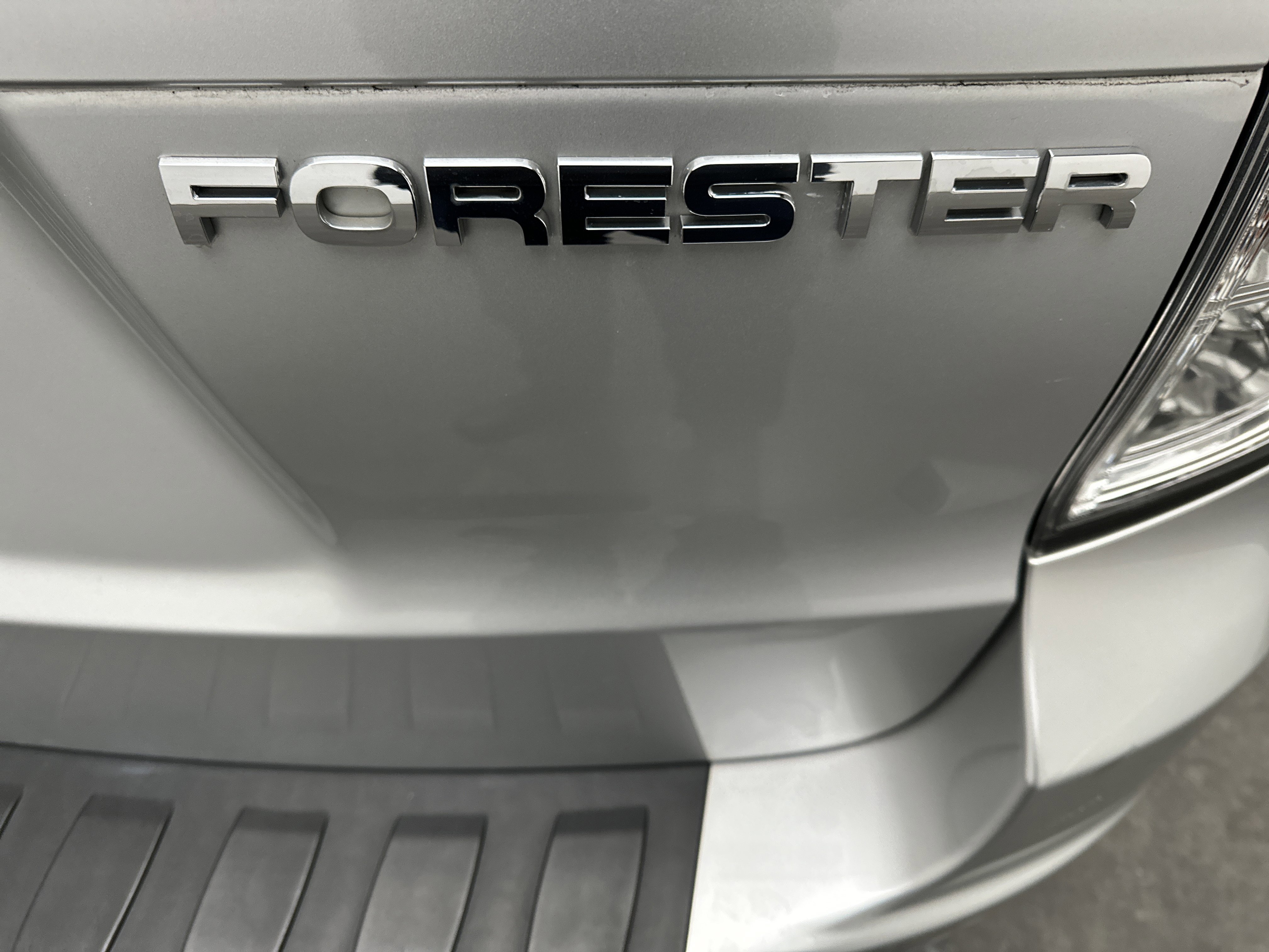 Used 2011 Subaru Forester 2.5X Limited w/ Popular Equipment Group 4B image 12