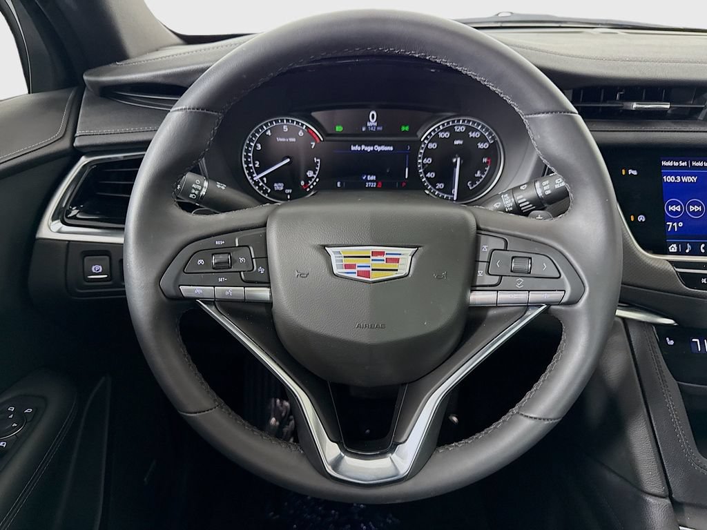 Used 2025 Cadillac XT6 Luxury FWD image 12