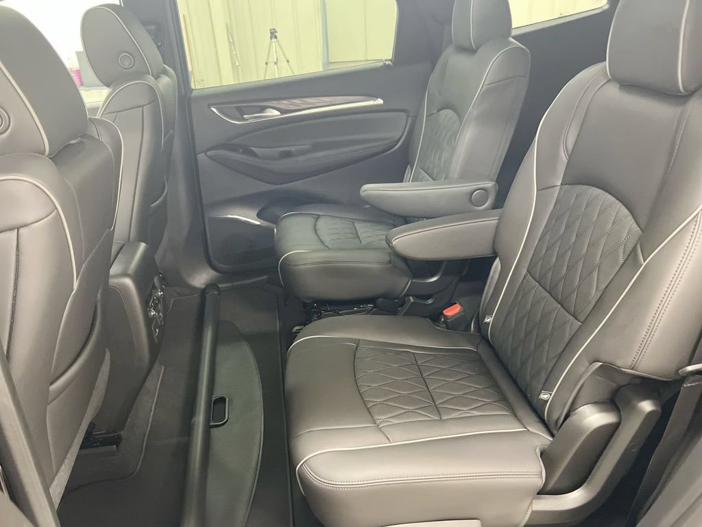 Used 2023 Buick Enclave Avenir AWD/4WD image 24