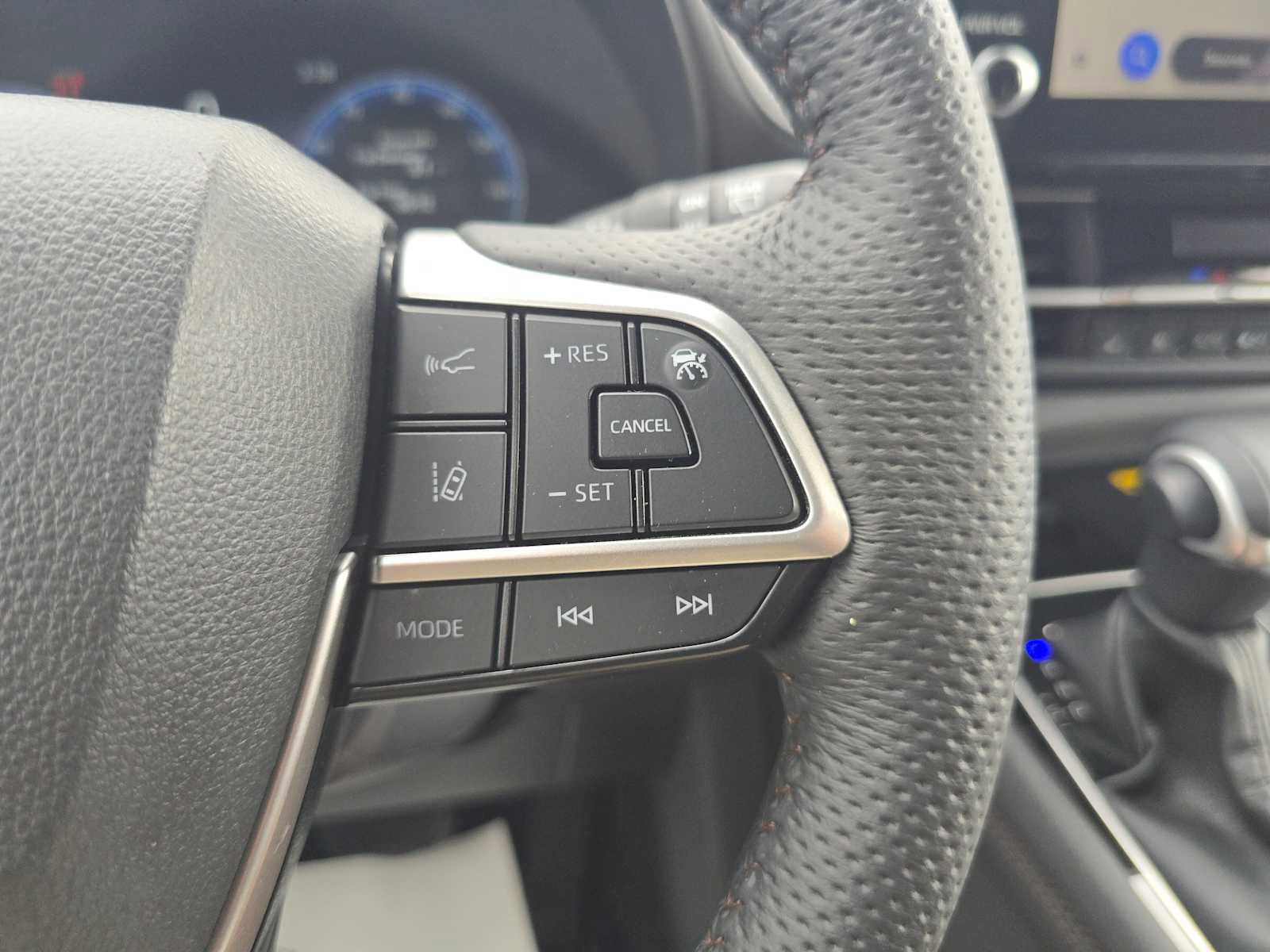 Used 2025 Toyota Sienna Platinum image 30