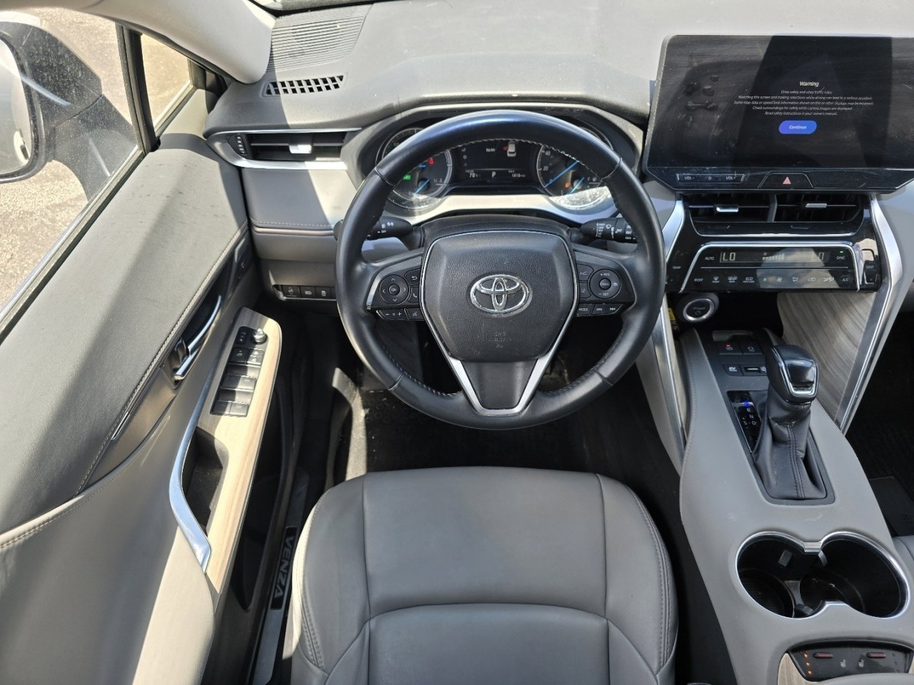 Used 2024 Toyota Venza XLE AWD/4WD image 24