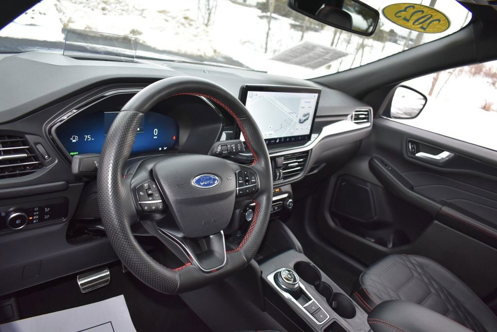 Used 2023 Ford Escape ST-Line Elite w/ Premium Technology Package image 11