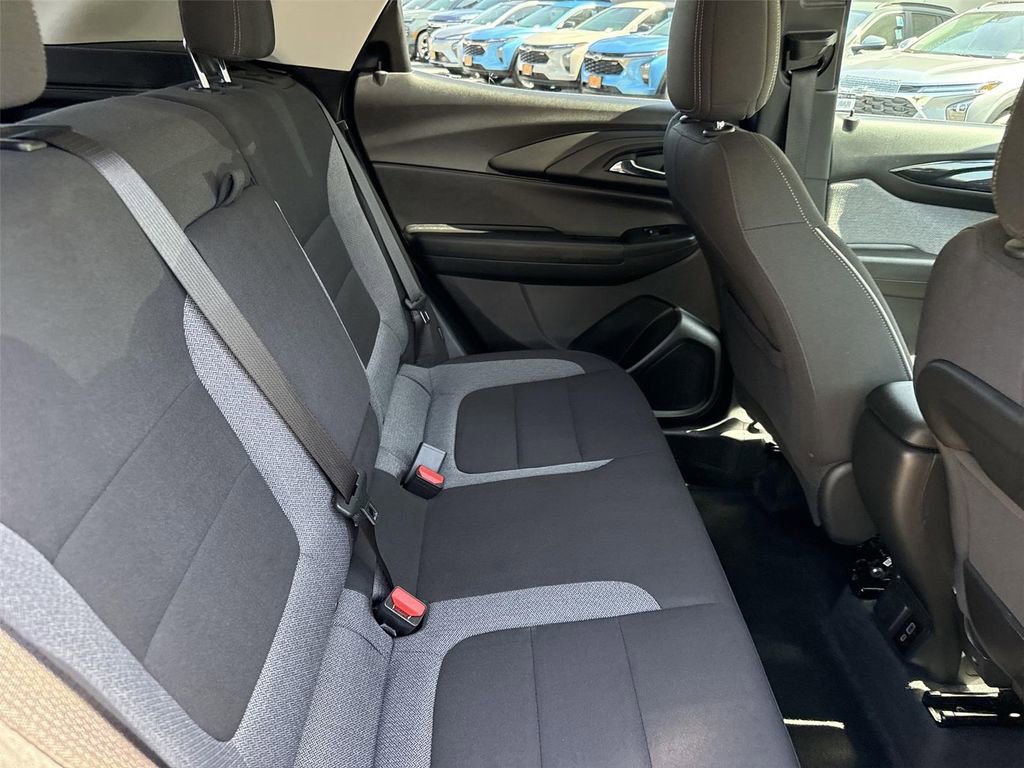 Used 2025 Chevrolet TrailBlazer LT w/ Convenience Package FWD image 22