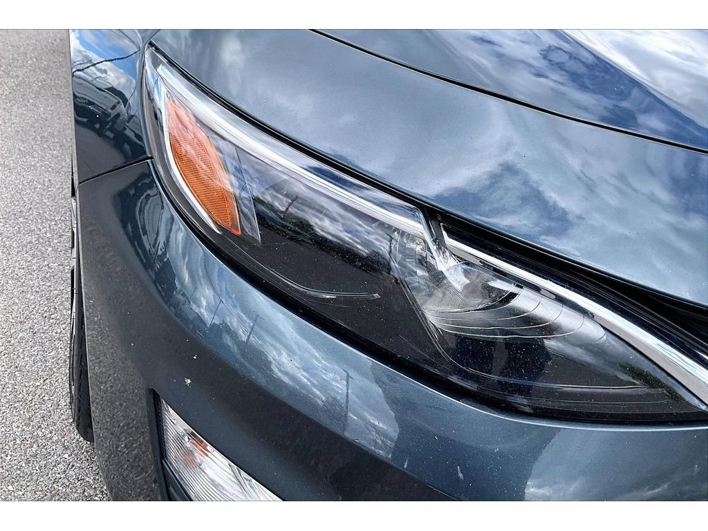 Used 2021 Chevrolet Malibu RS FWD image 31